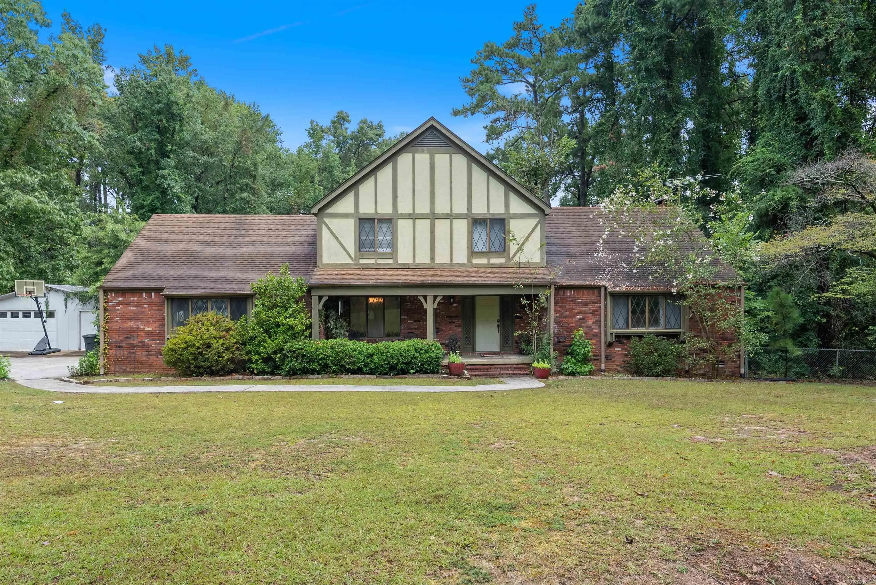 52 Pinecrest Circle, Sheridan