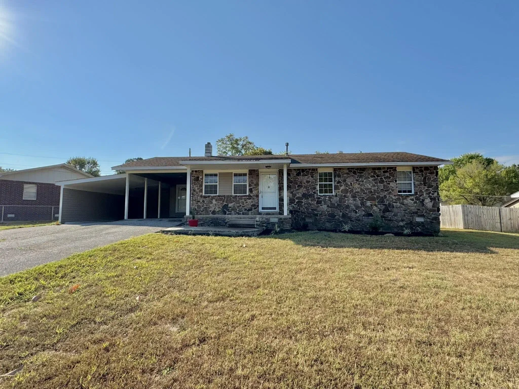 102 Capri Drive, Melbourne