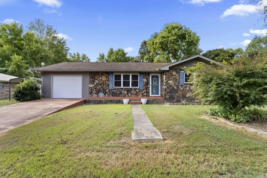 604 Park Street, Flippin