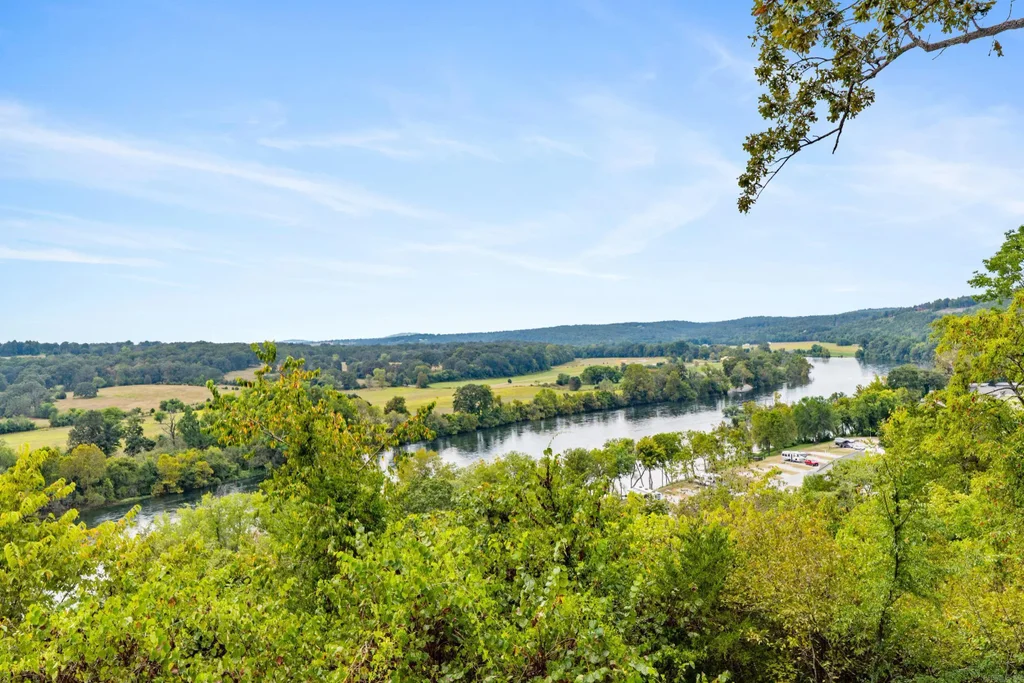 377 Virginia Lee Road, Cotter