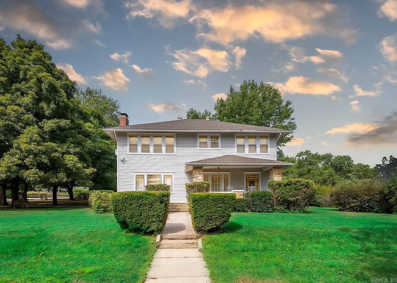 201 Hall Street, Alton