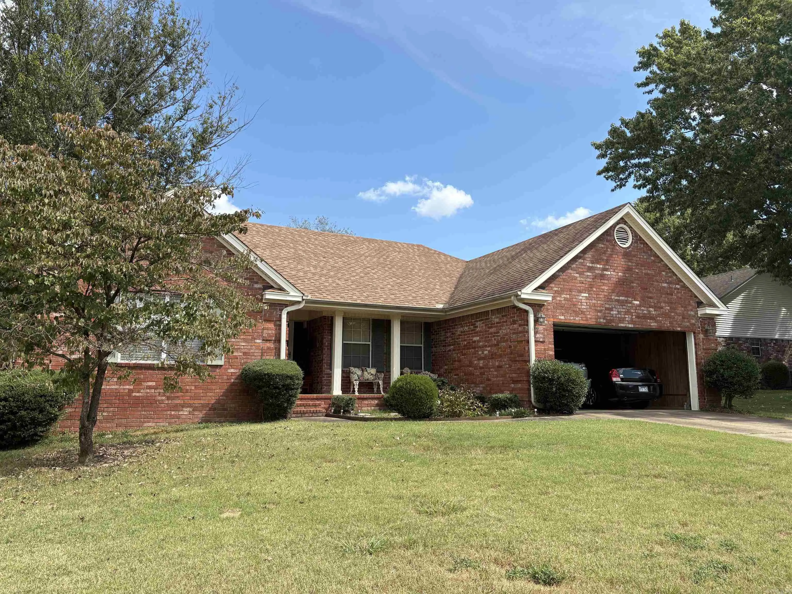 102 Live Oak Drive, Searcy