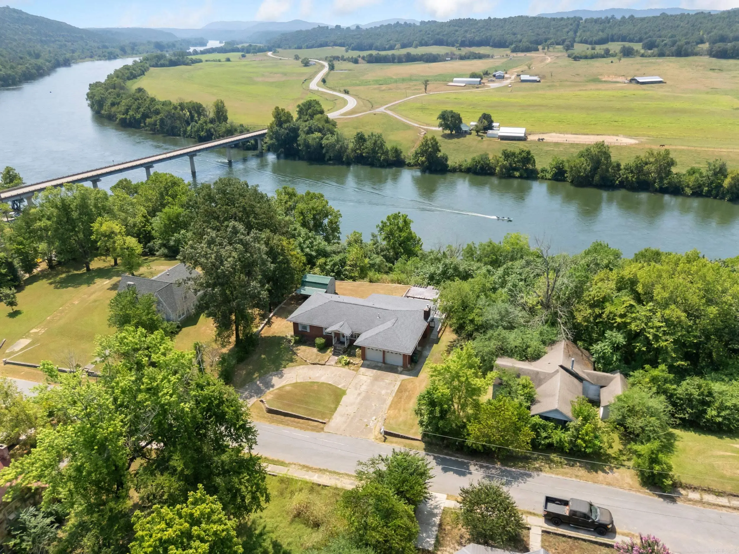 64 South Street, Calico Rock