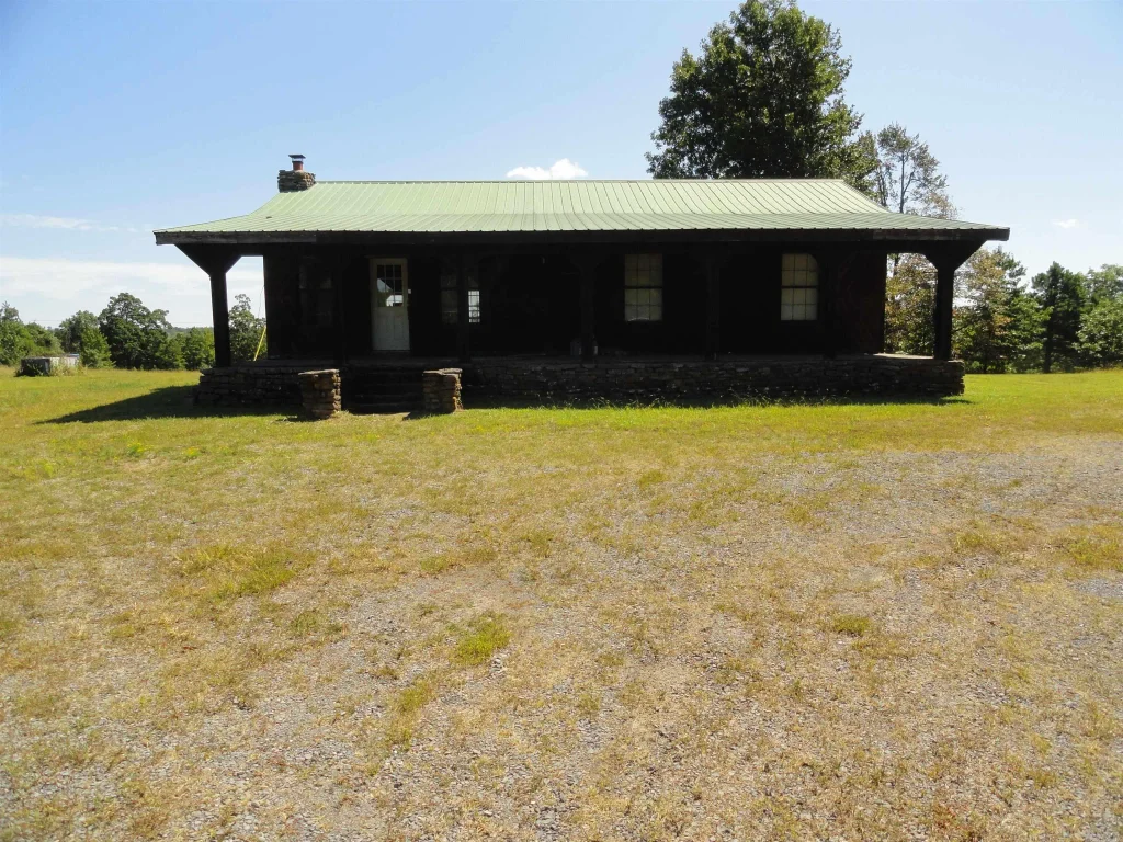 878 Harry Brown Road, Leslie