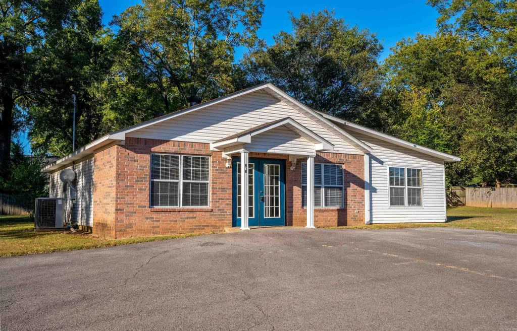 810 W Pleasure Street, Searcy