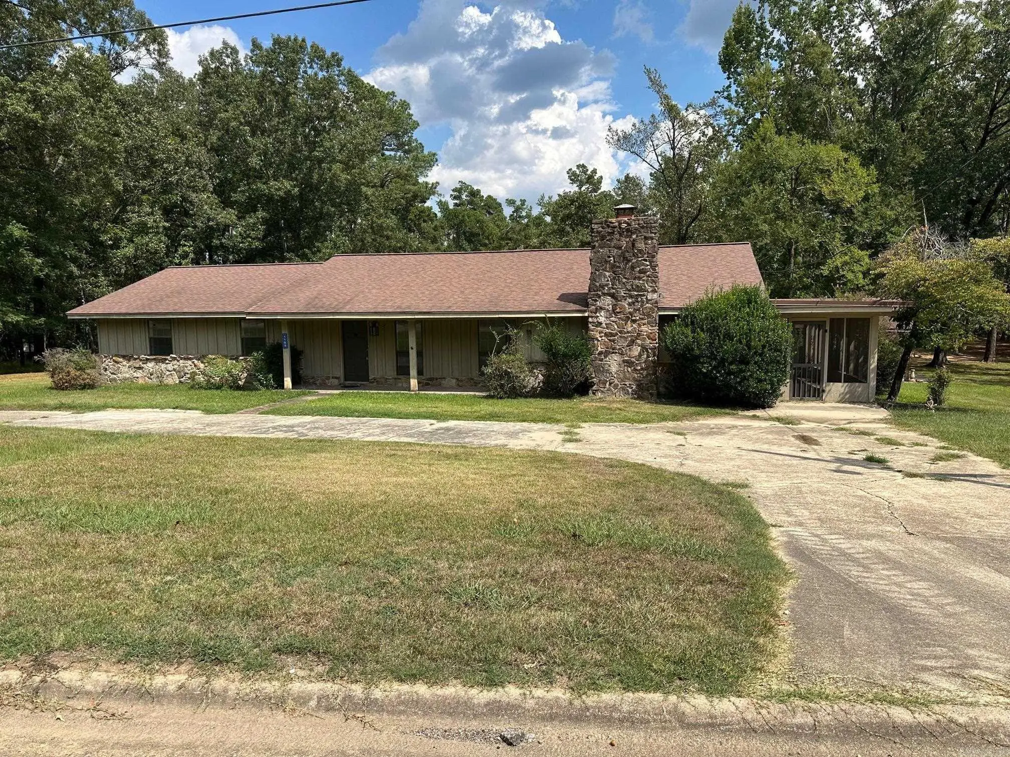 1105 Woodcrest, Star City