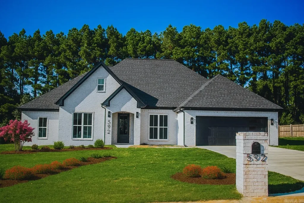 592 Rebecca Circle, Monticello