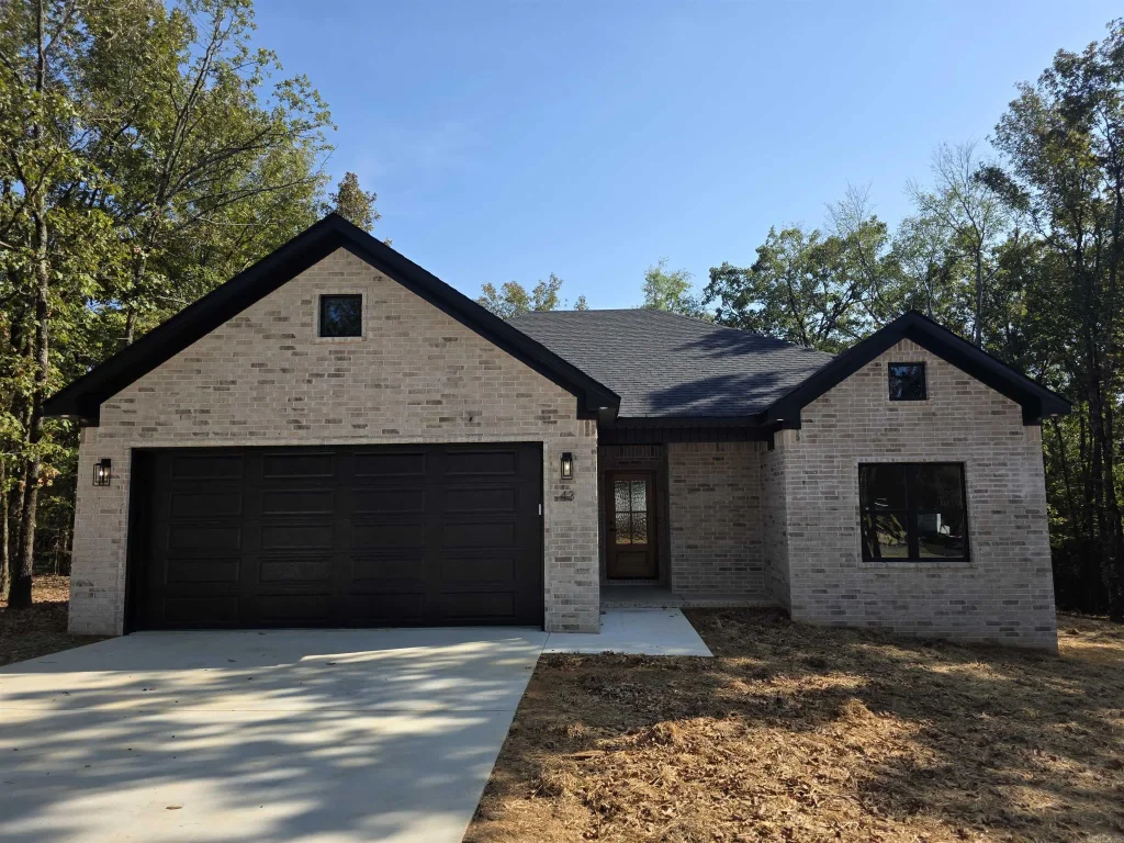 43 Sky Eagle Drive, Greenbrier