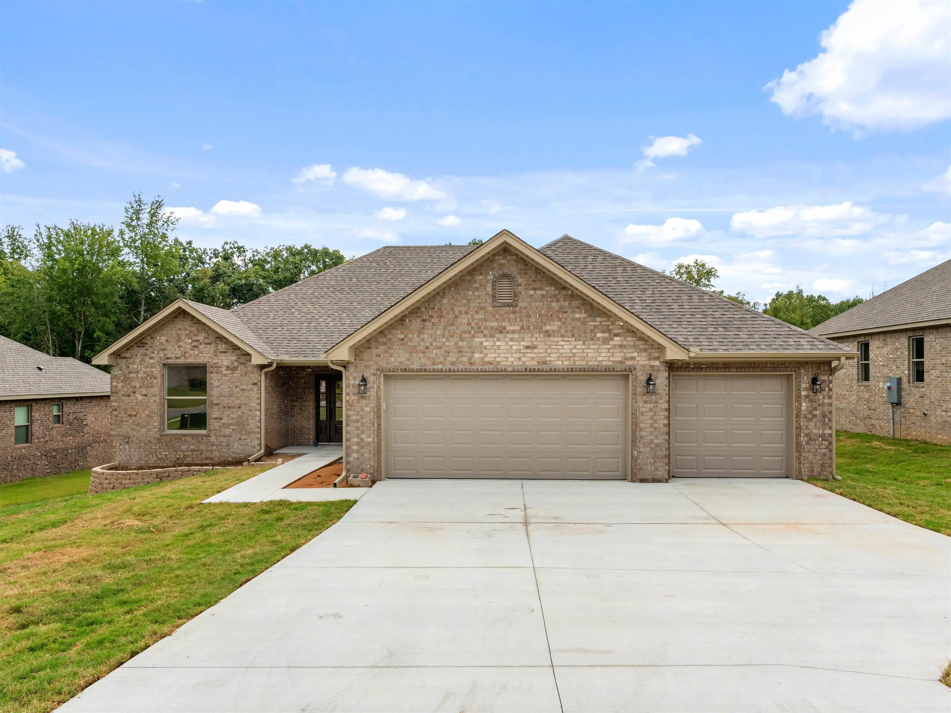 2712 E Maryland, Sherwood