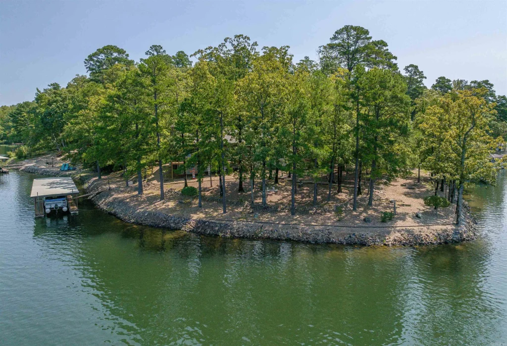 10 Delavega Circle, Hot Springs Village