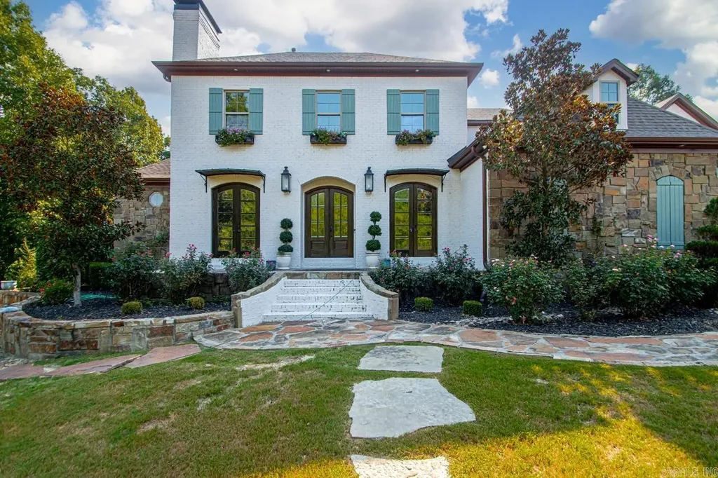 4150 Serene Drive, Bauxite