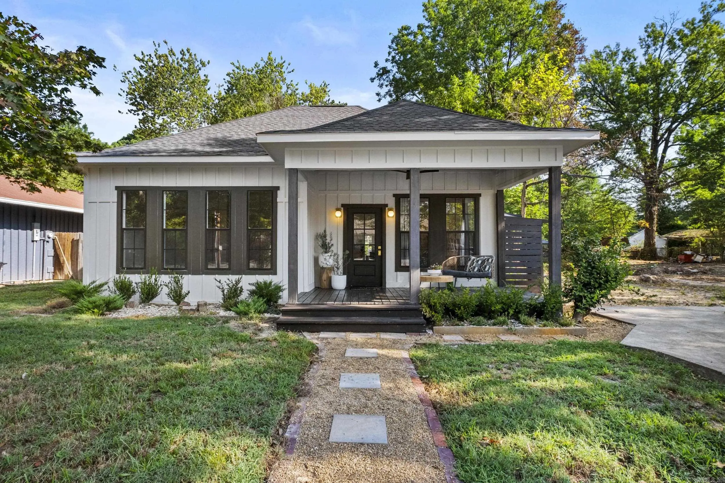 300 W High St, Sheridan