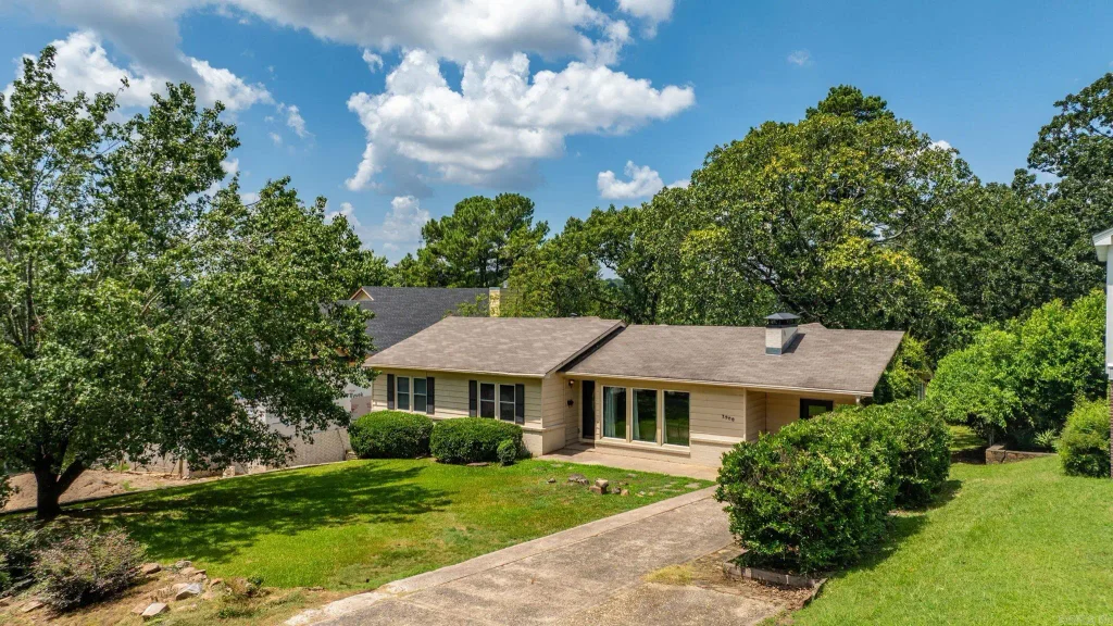 2908 Crouchwood Road, Little Rock