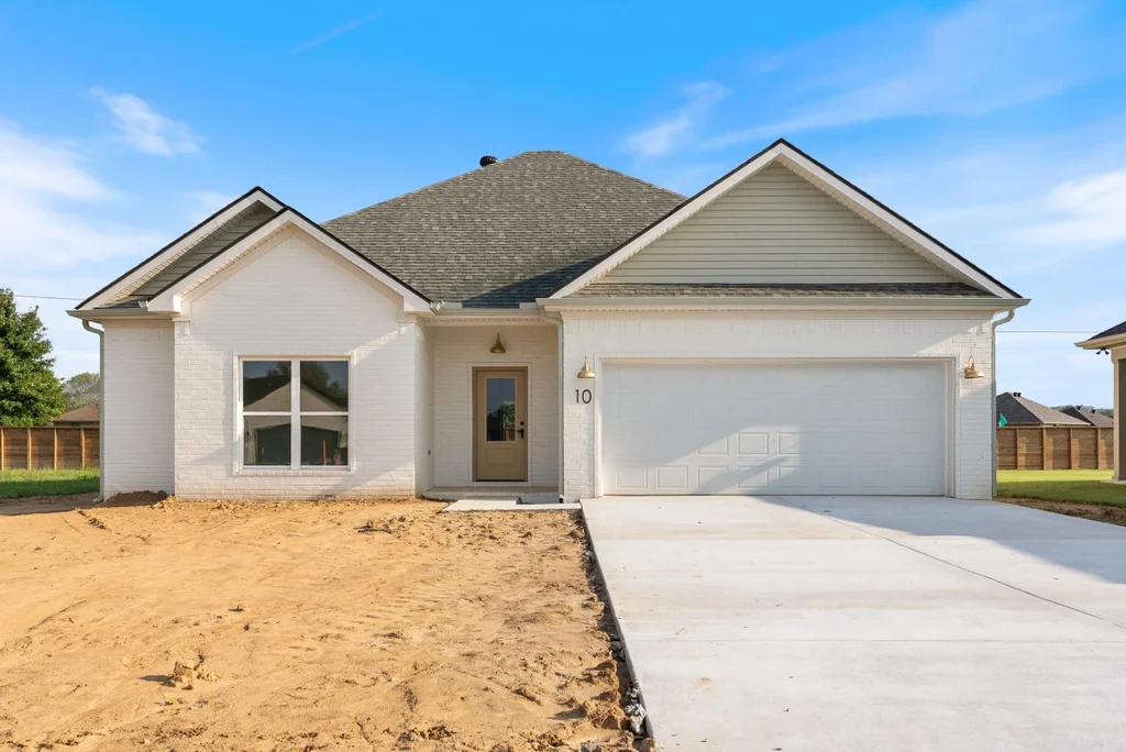 10 Firefly Catch Cove, Greenbrier