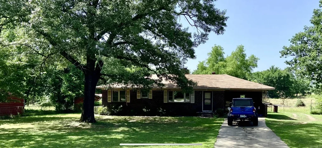 4615 W Highway 10, Greenwood