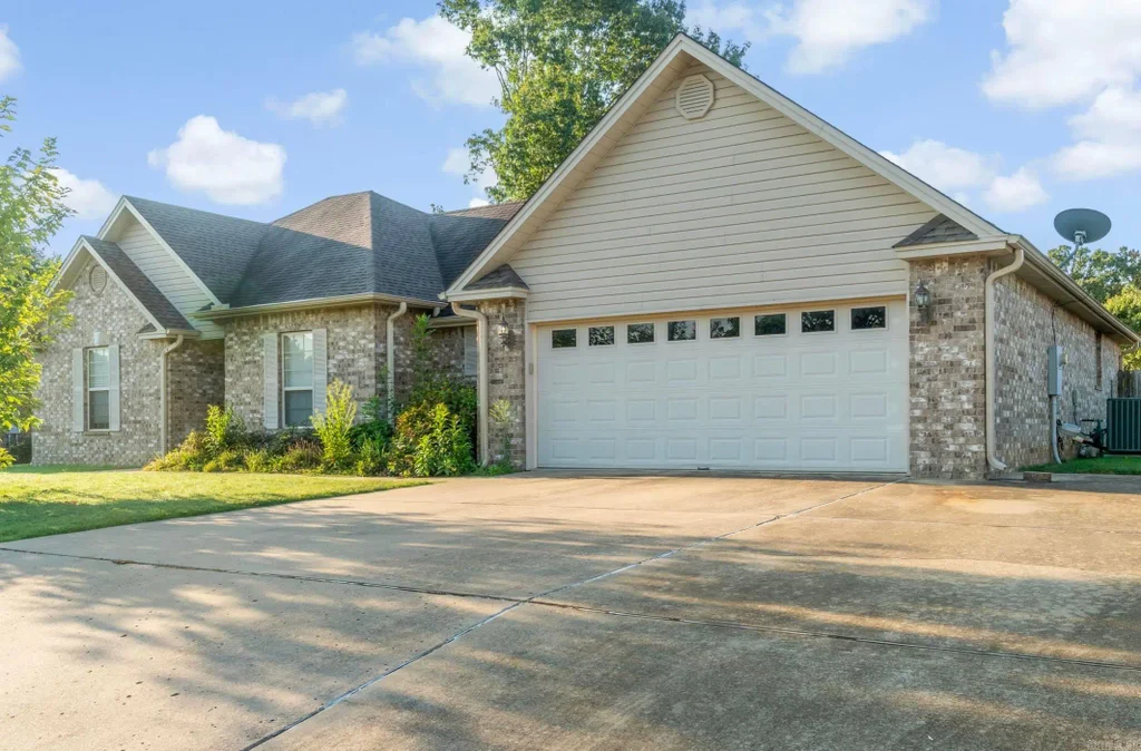 2109 Daniel Drive, Searcy