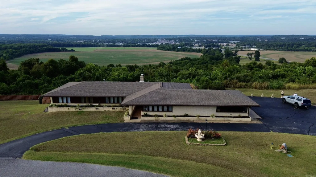 37 Chamblee Circle, Southside