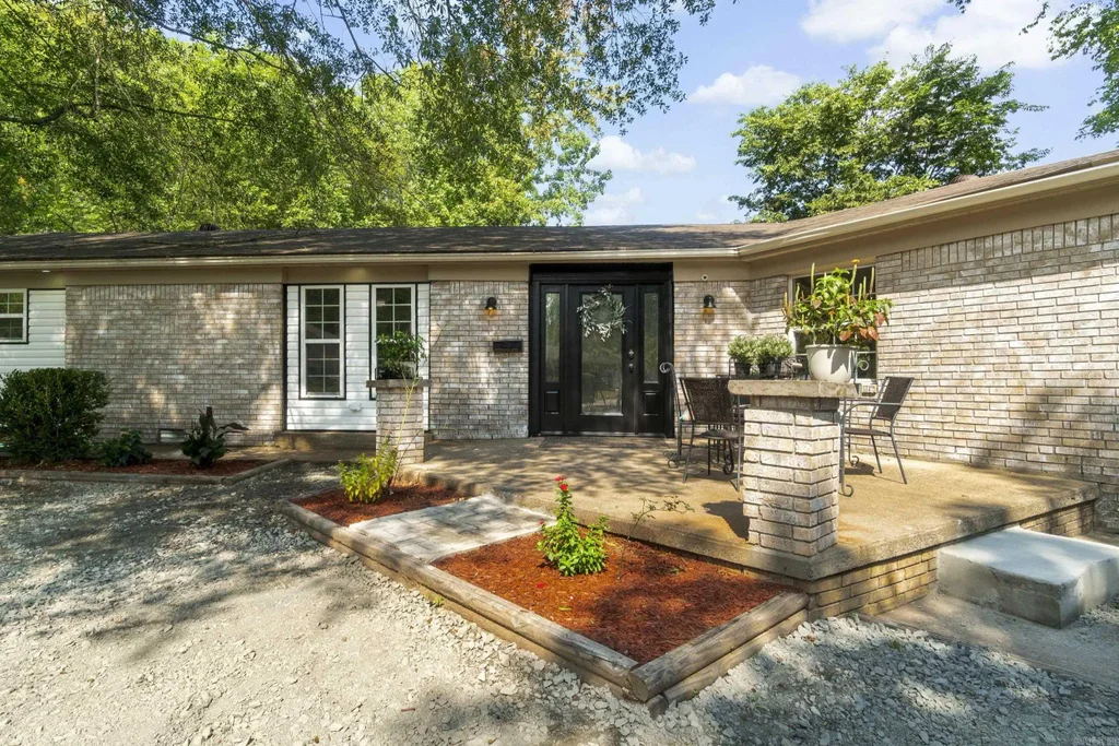 9320 Cloverhill Road, Little Rock