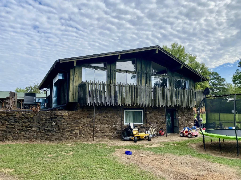 3033 Highway 21, Clarksville