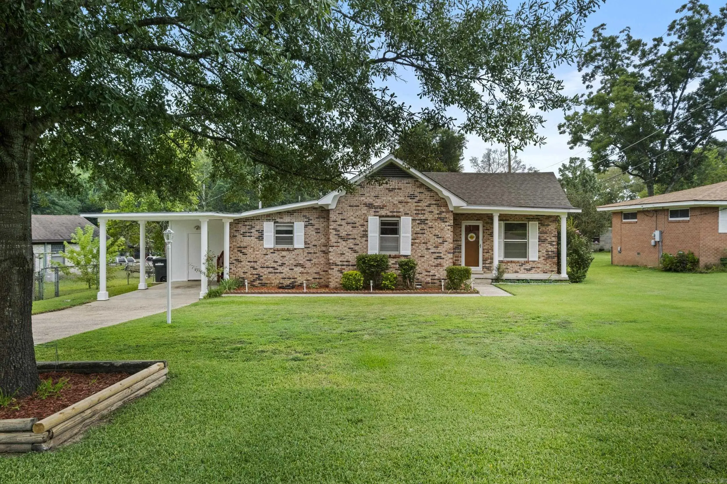 1926 E Lee Avenue, Sherwood