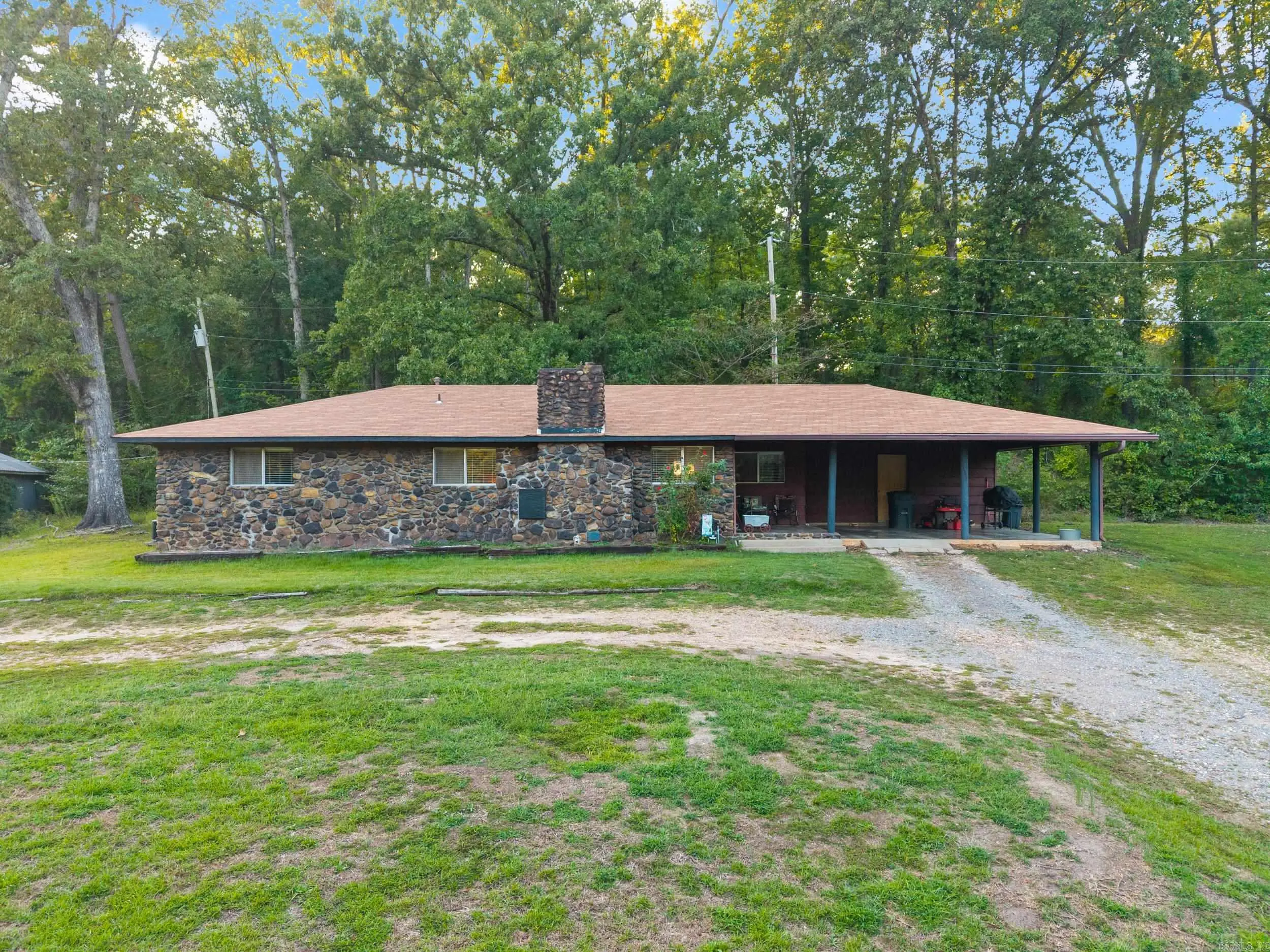 1507 Chatfield Road, Benton