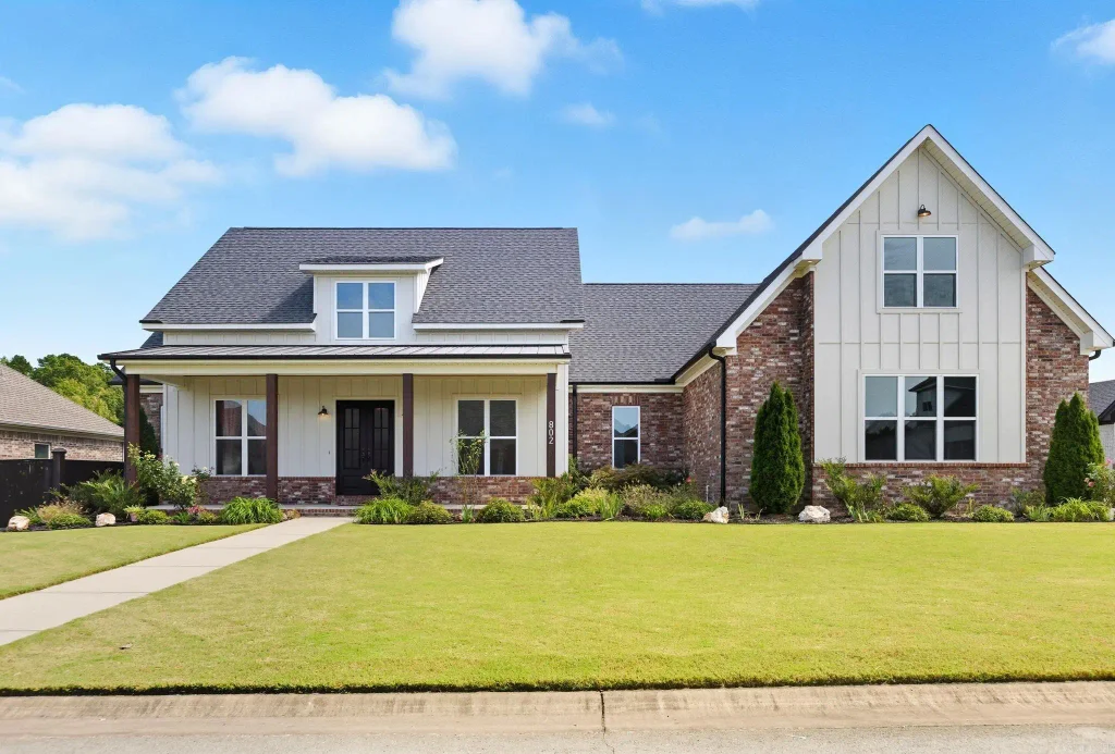 802 Nature Way, Benton