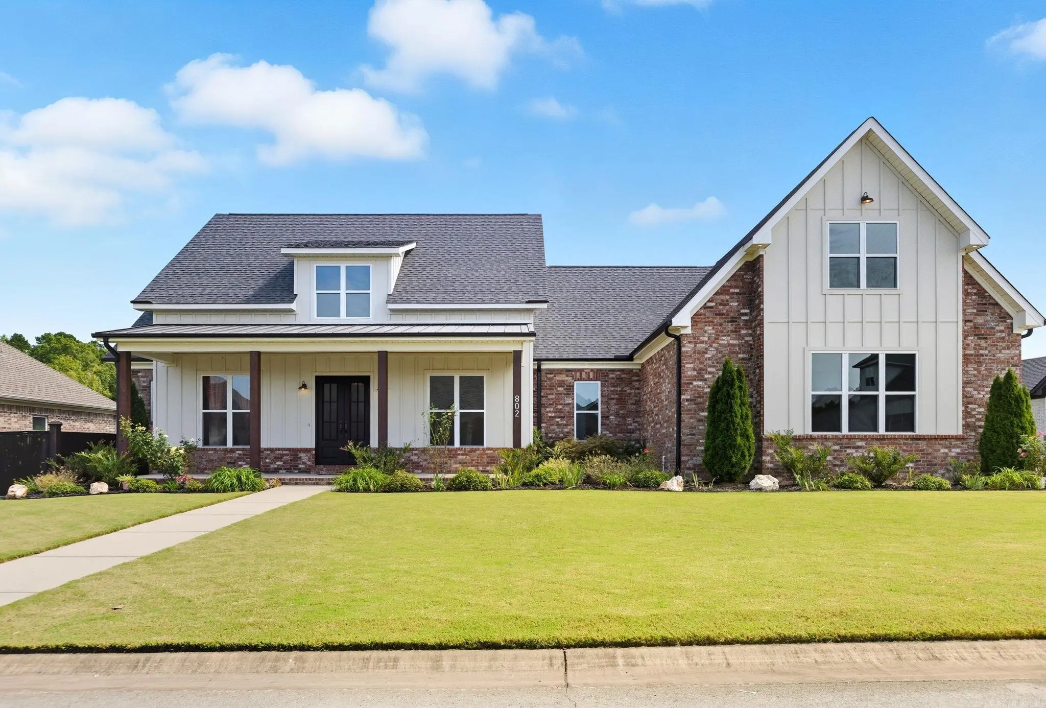 802 Nature Way, Benton