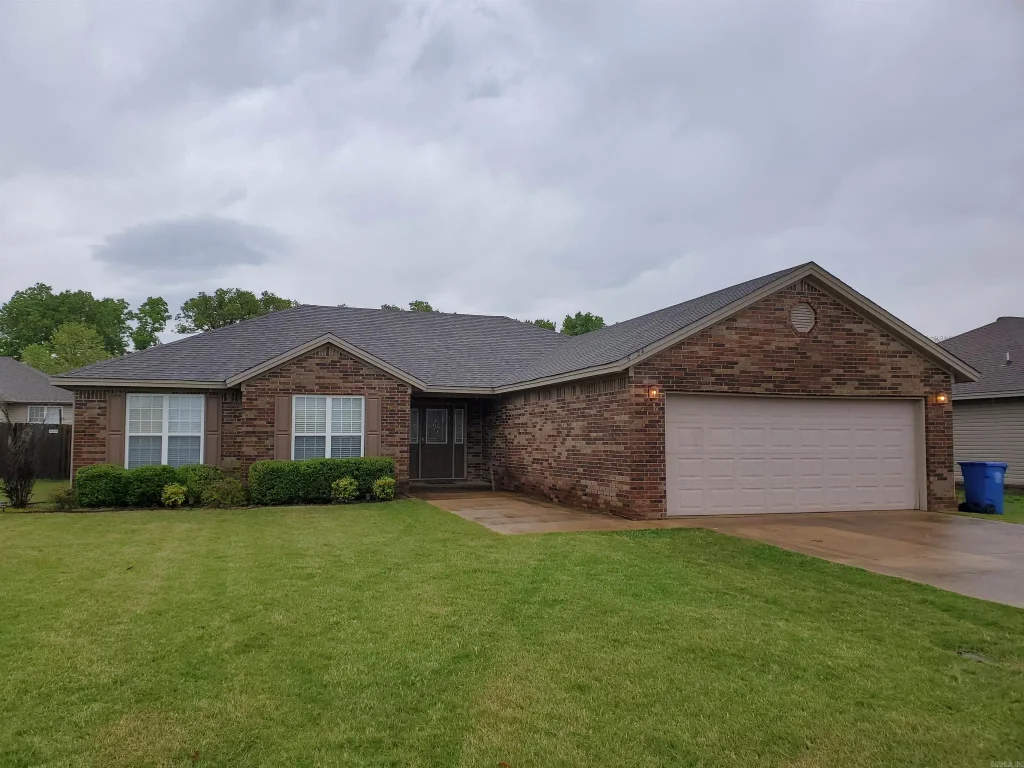 6024 Whitecliff, Jonesboro