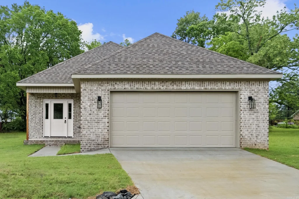 22 Ledrick Circle, Mayflower