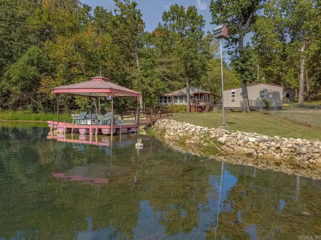 21 W Lakeshore Dr, Highland