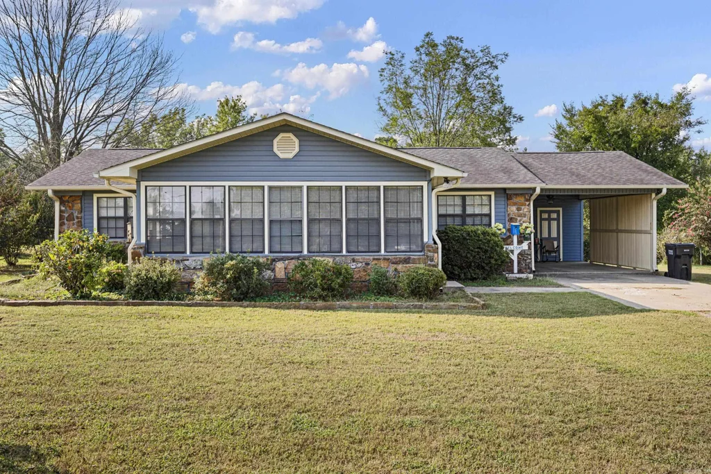 1351 Morgan Road, Dover