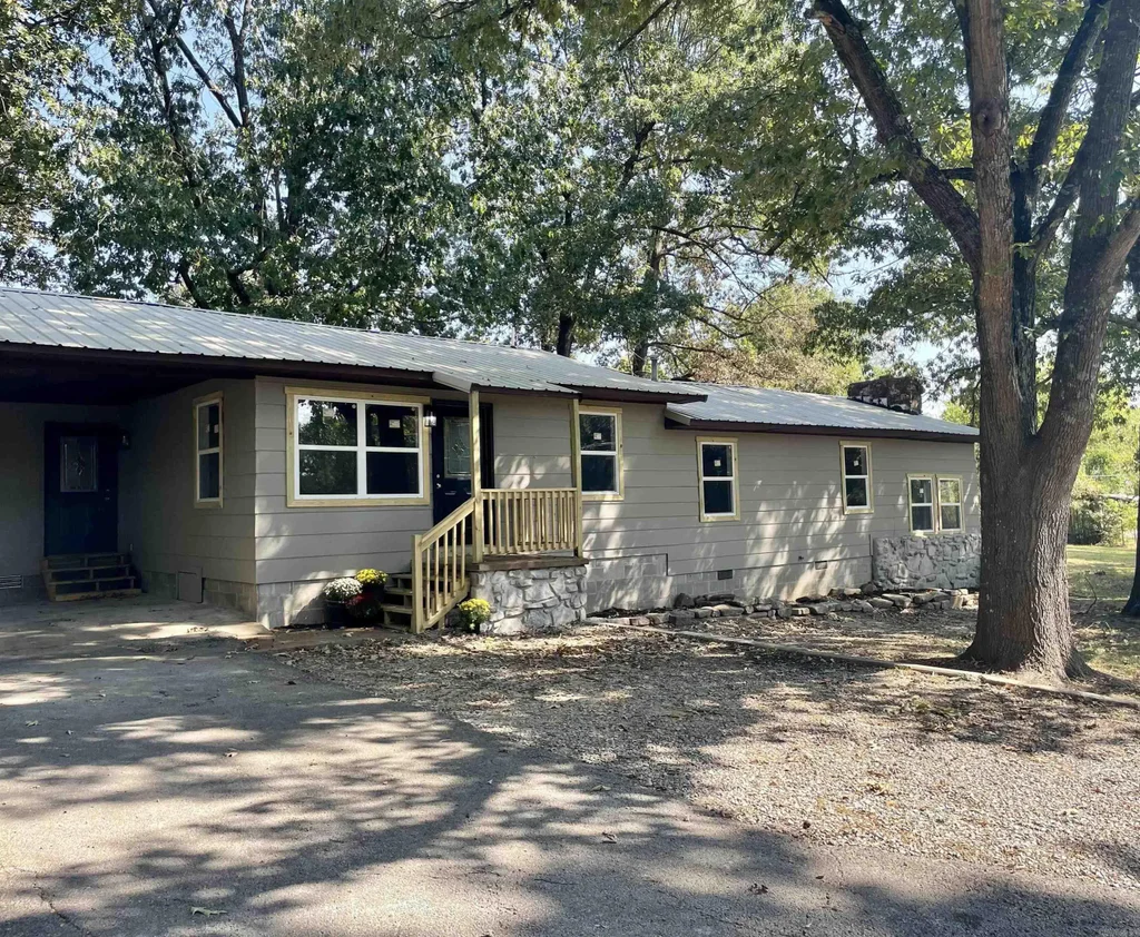 2308 Archer Street, Pocahontas