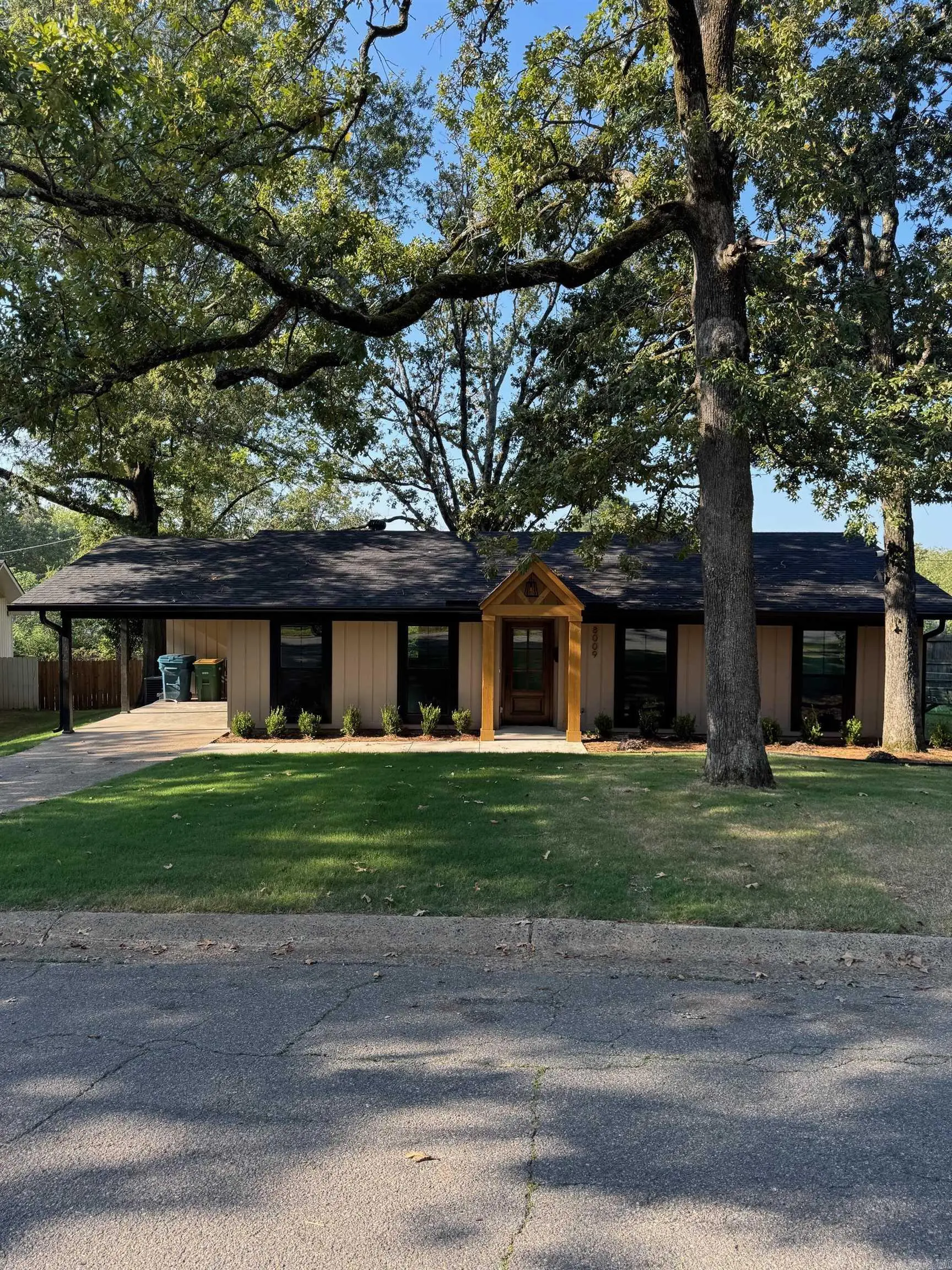 8009 Iowa, Little Rock