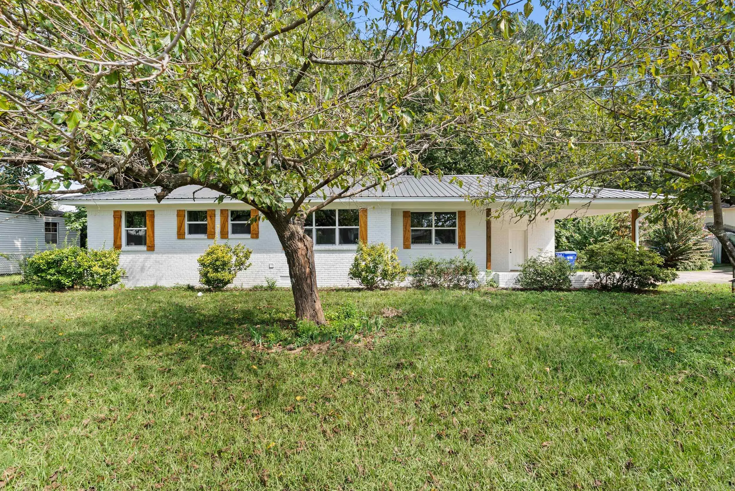 324 S Center Street, Conway