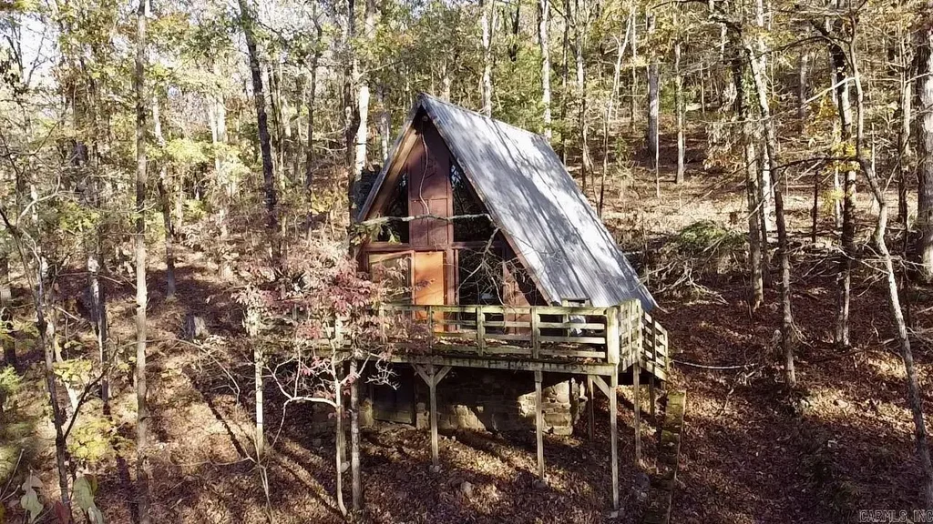 1494 Private Road 2704, London