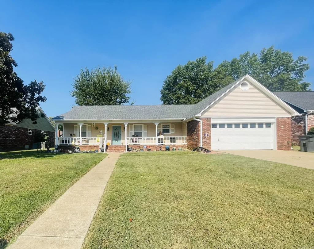 109 Live Oak Drive, Searcy