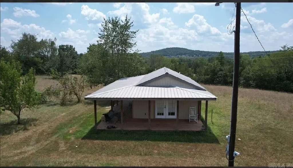 1435 Burnt Ridge Rd (cabin), Shirley