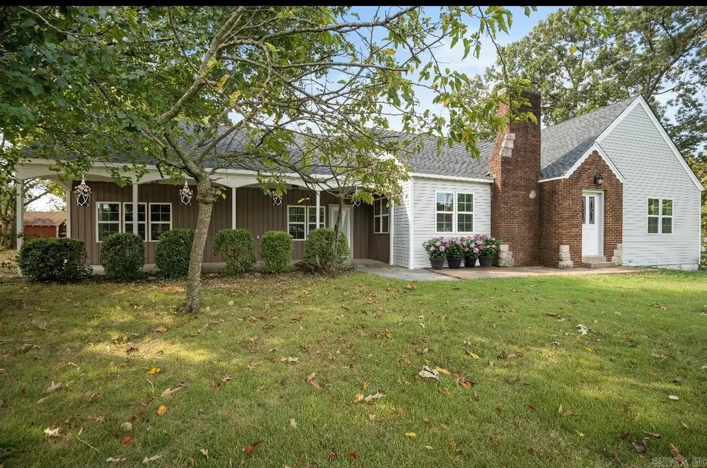 415 W Pine Street, Pocahontas