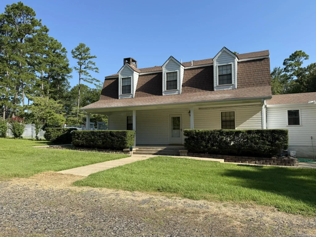 201 Deer Run Lane, Mena