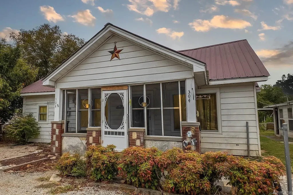 304 W Church Street, Salem