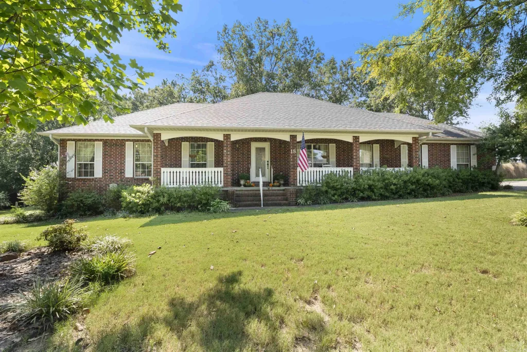 18 Glendale Drive, Cabot