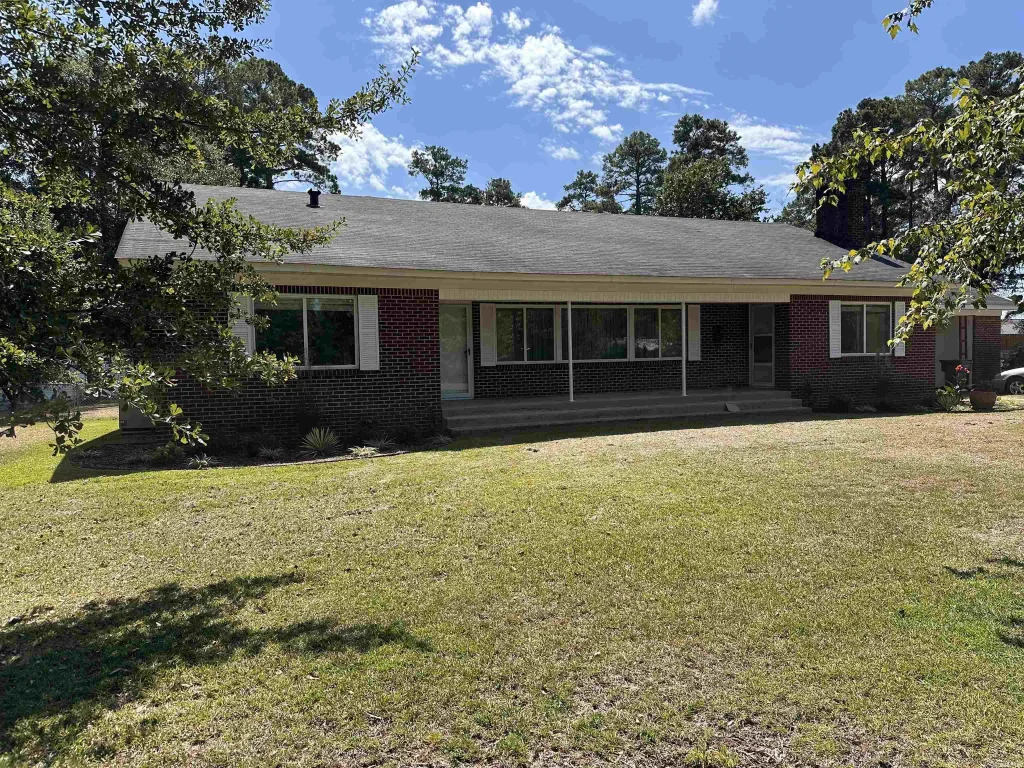 1800 N Dudney Road, Magnolia