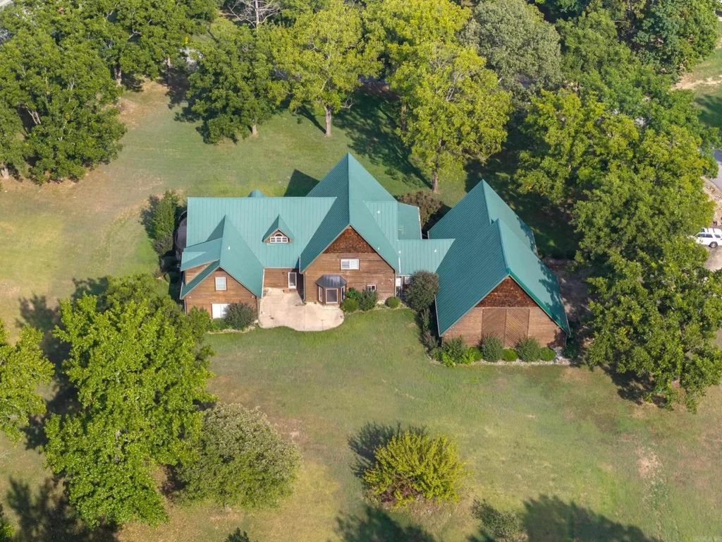 100 Plantation Ln, Batesville