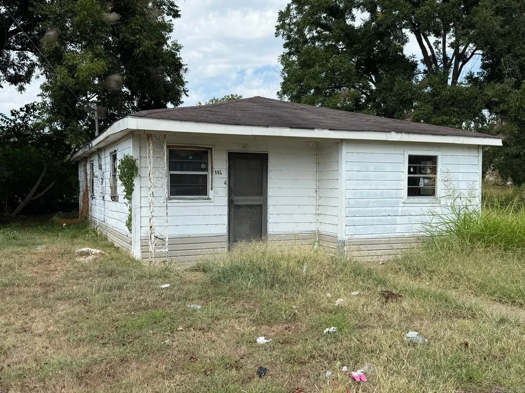 113 E Calhoun, Luxora