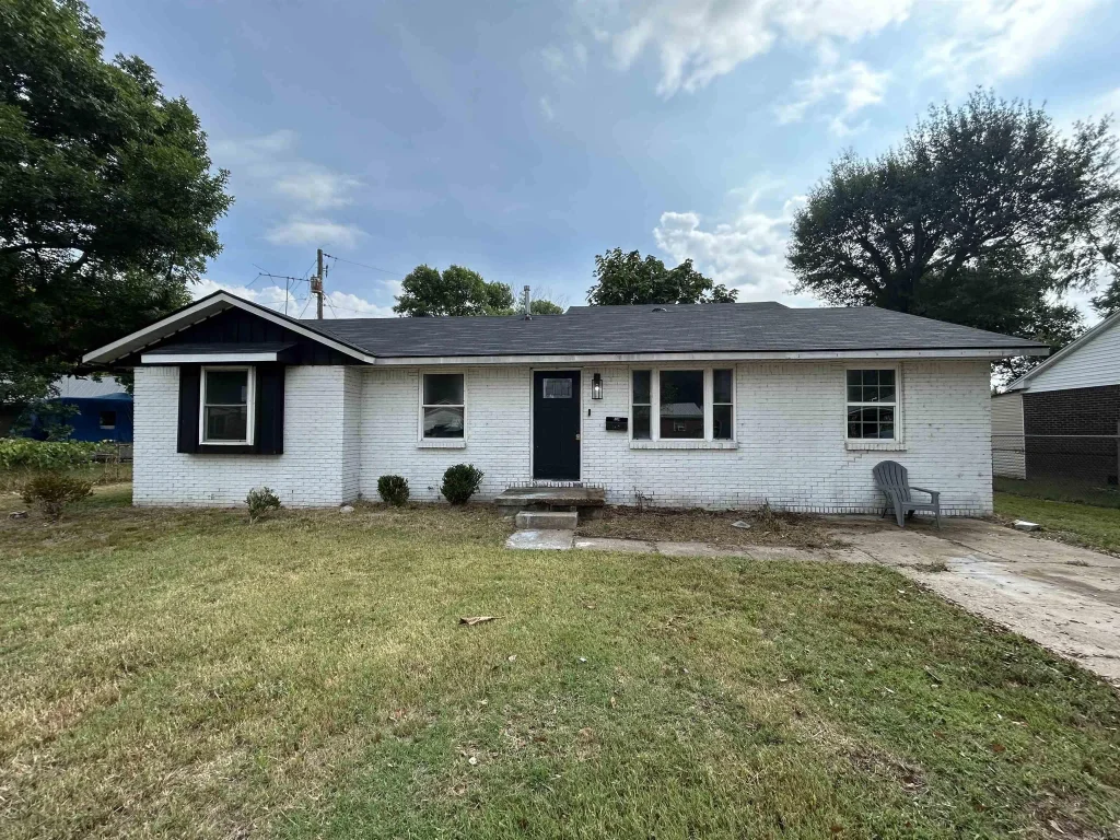 213 Melrose, Trumann