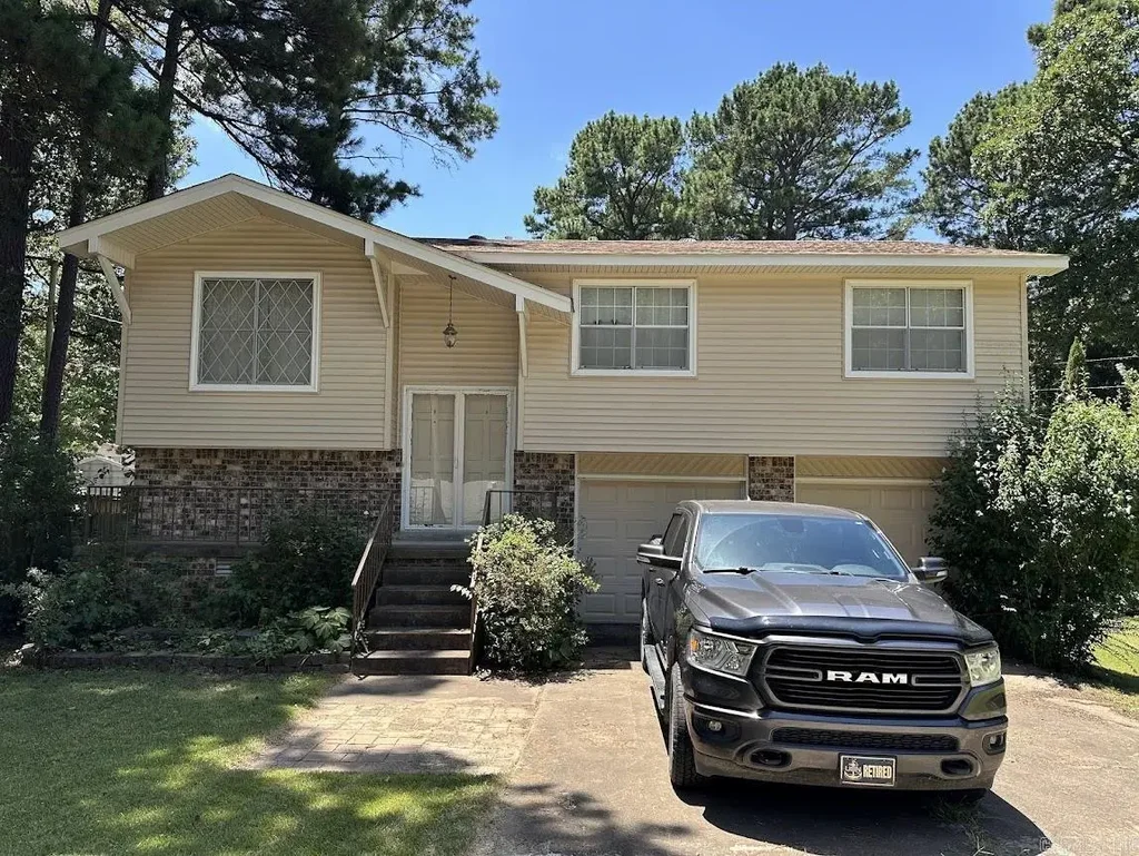 10 Summerhill Court, Little Rock