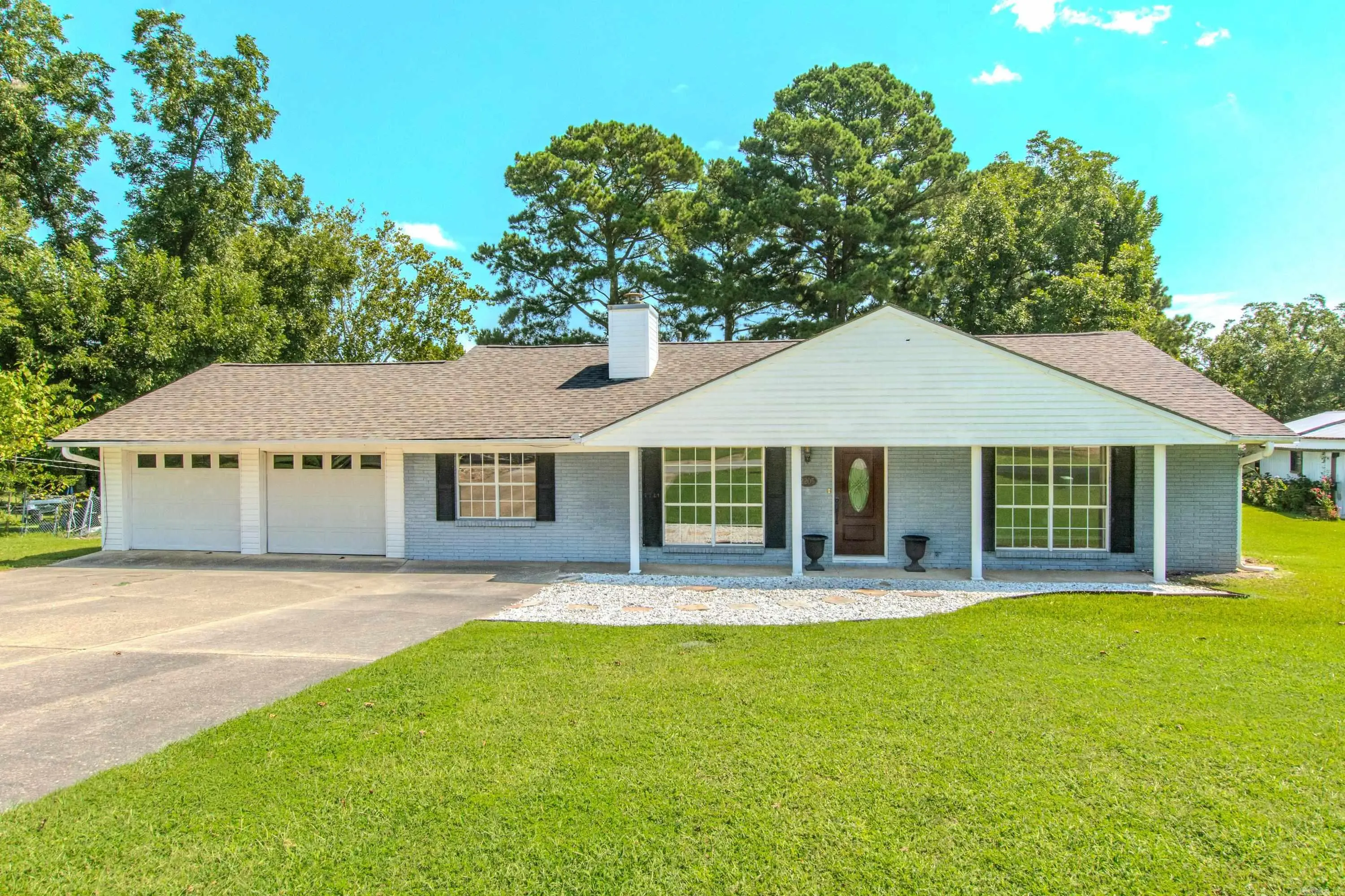 2205 W Lakeview Drive, Benton