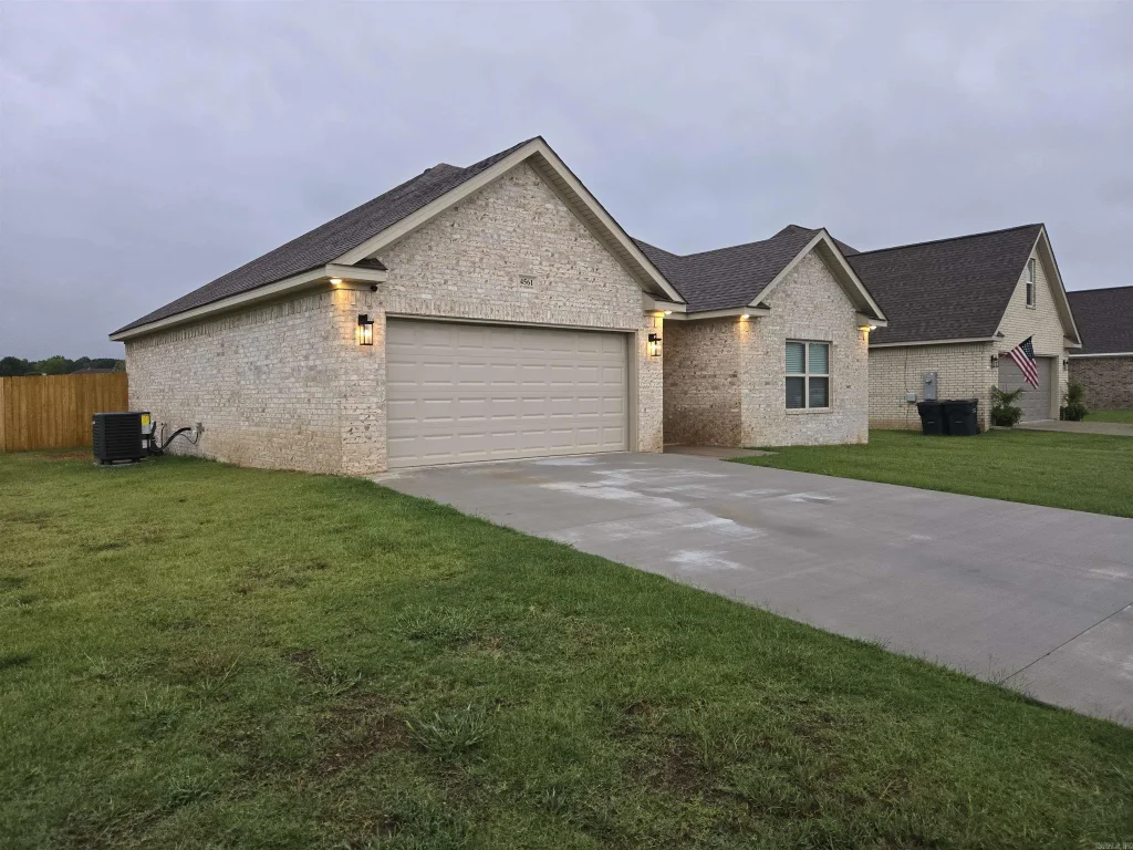 4561 Plymouth Street, Jonesboro