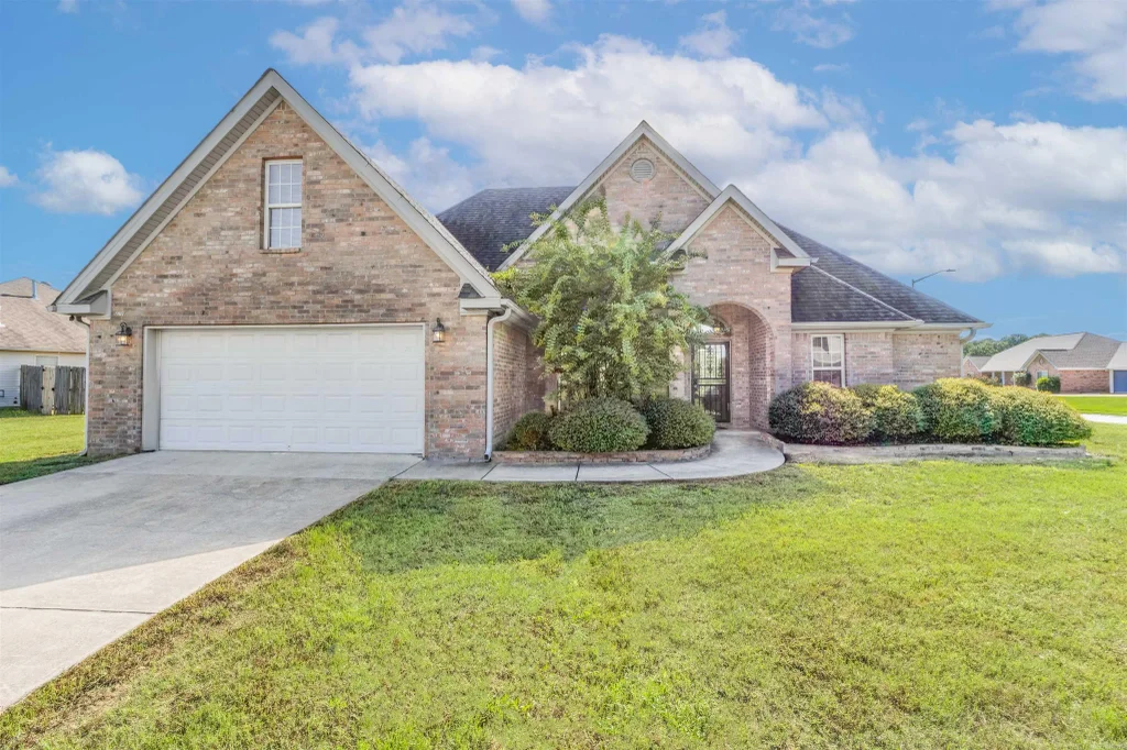 14000 Knighton Cove, North Little Rock