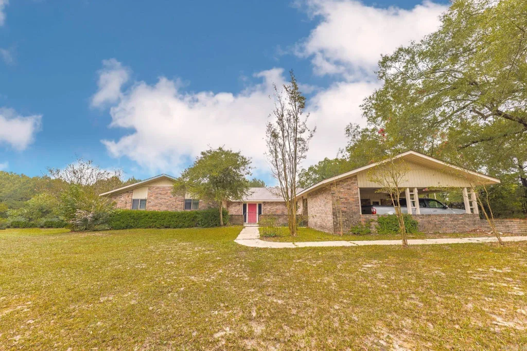 115 Ouachita 387, Camden